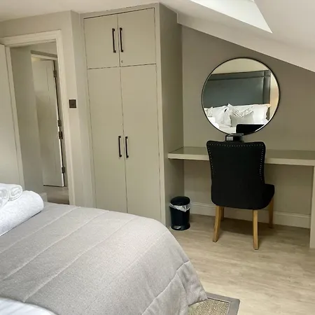 Mere View Loft, *