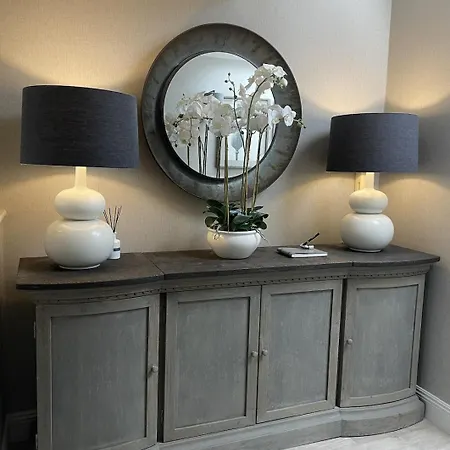 Mere View Loft, Daire